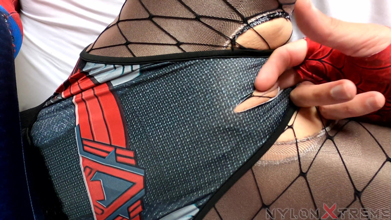 Nylon Xtreme: Pov Nora fox con calze a rete e abbronzatura