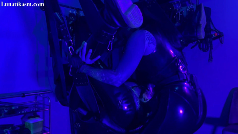 Mistress Lunatika: Neon fist padrona Lunatika