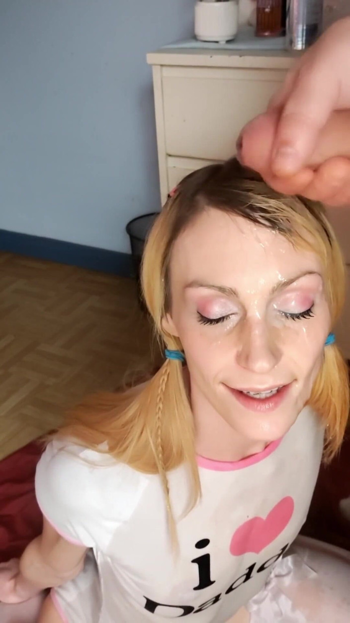 Vanessa Hastings: Vanessa Hastings Cum and Piss on Her Face