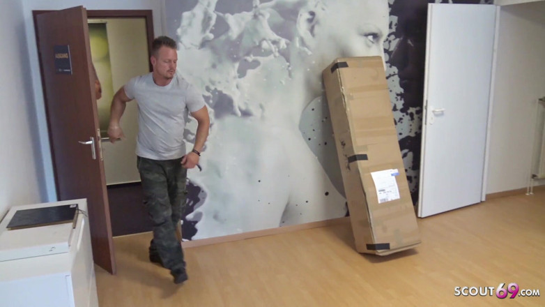 Scout69: Máy bay bà già người Đức sandra sturm bắt gặp người...