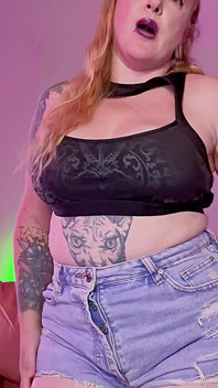 Hermanastra con enormes tetas