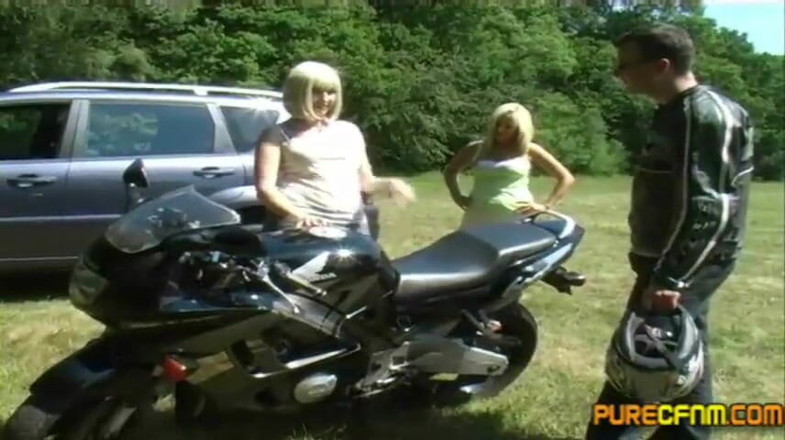 Pure CFNM: Die beule des bikers