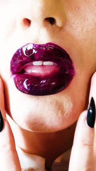 Sexkisses lipstik femdom