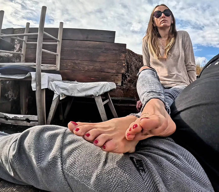 Mistressyammyboots: 我脚下的力量