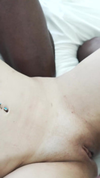 Latina dziwka dostaje wszystkie dziury zalana w BBC Gangbang