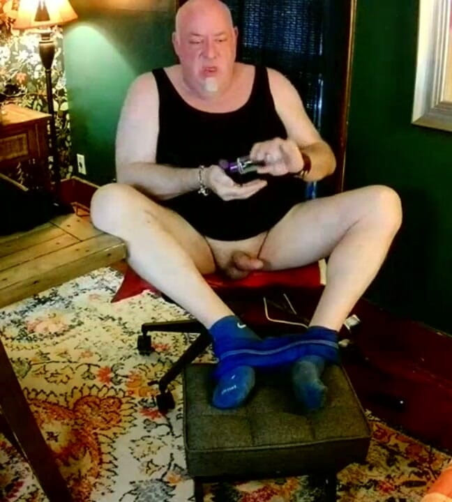 beardaddychub: Beardaddychub Showing off and Cumming!