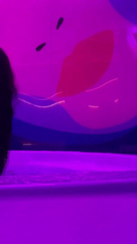 La miLF tatuata drena il cazzo del fratellastro in sauna