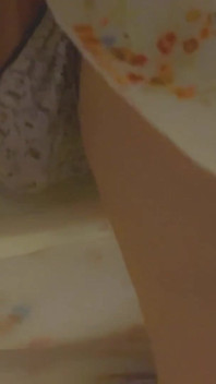 Omg! Zakar kotornya di bawah skirt di subway