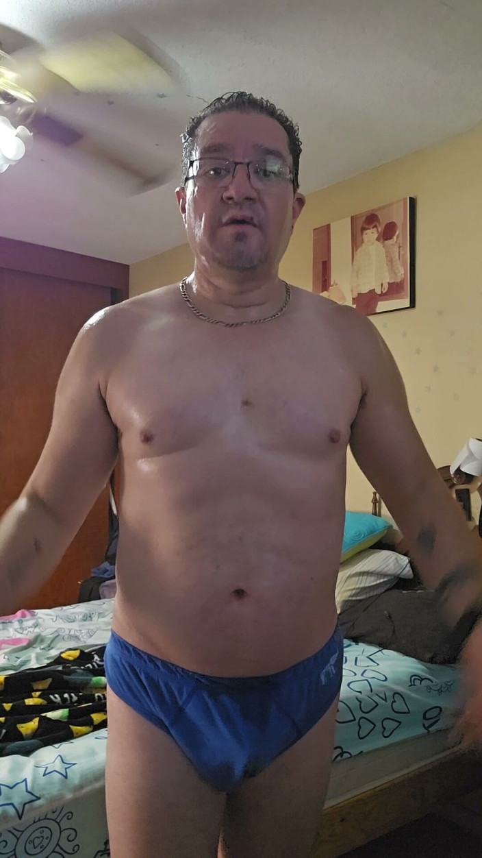 Brayan_PerDiazz: A Little Exercise in My Room