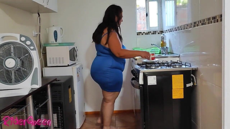 Riderqueen: BBW Is Approached by Her Stepson in the Kitchen - Touching