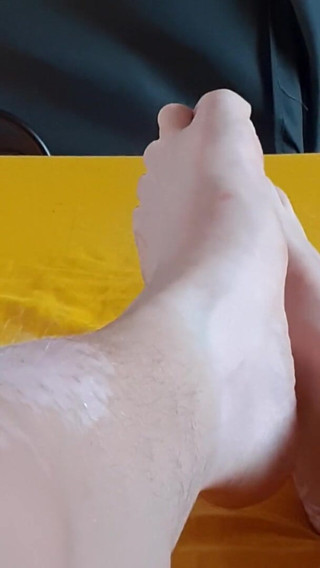 Tinka19: Fetish kaki baru
