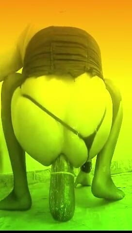Elizabeth BDSM: Big ass shemale will break her anus with extreme insertion...