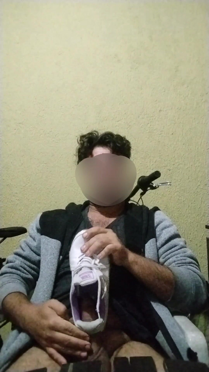 Sneakerfetish_BR: Asics &amp; Adidas sessão de tênis sensual