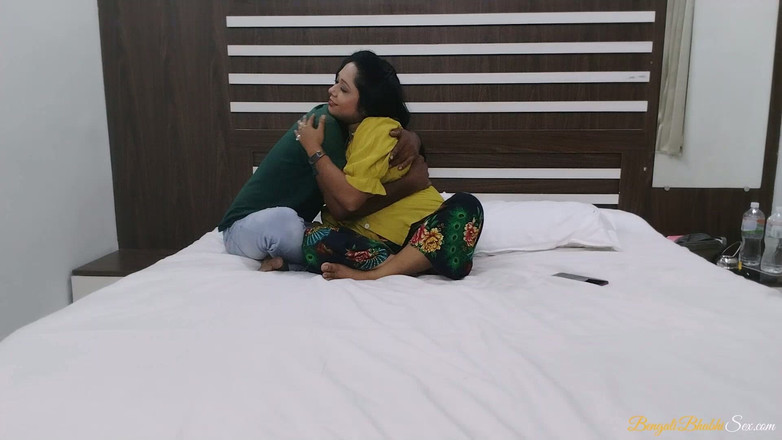 Bengali Bhabhi Sex: Máy bay bà già Ấn Độ bengali vú to xinh đẹp desi bhabhi...