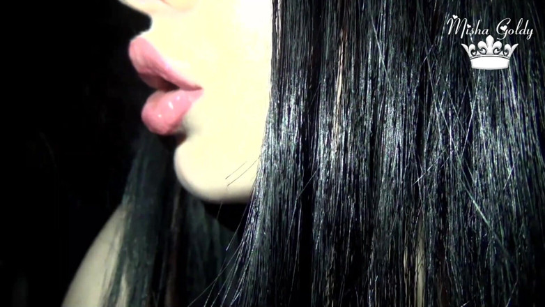 Goddess Misha Goldy: Tôi làm cho đôi môi của tôi to hơn! Môi to...