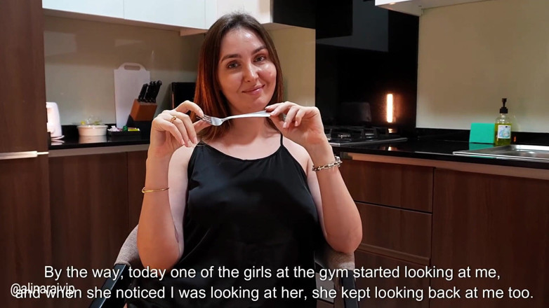 Alina Rai: POV: Ma Belle-mère Me Taille Une Pipe Secrète Dans La...