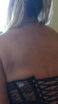 Betrapt Op Masturberen Op Tonen En Liggend Op Mijn Bed Vingerneuken Met Close-up POV