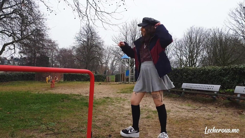 Lecherous: Clementine - gioca nel parco