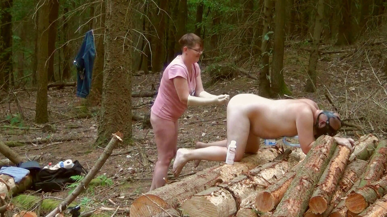 Marcus Pollack: 노예 아치에서 웅덩이를 웅덩이로 빨아주는 간호사 Sandra