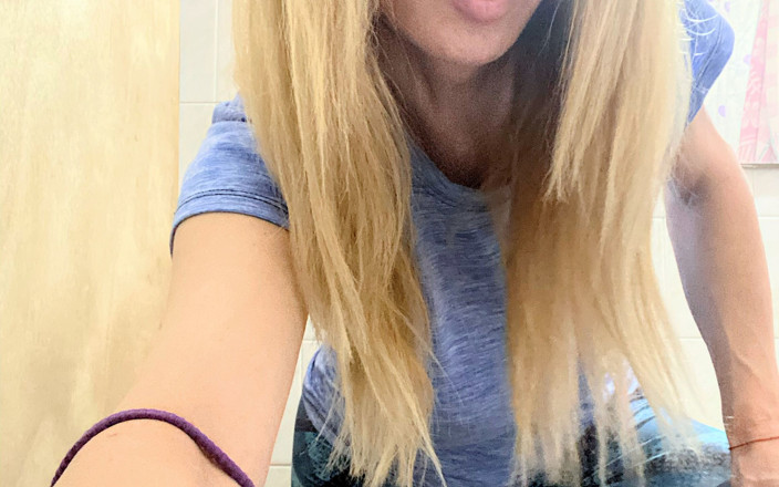 Devil_trans_sami: Фетиш у ванній кімнаті