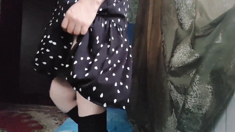 Kitty_Cross: 少しイキまくり、自分を見ながら自分の体を扱います