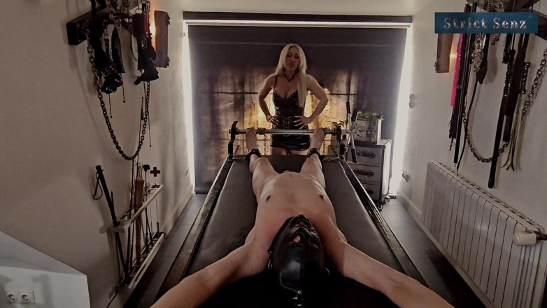 Strict Senz: 내 더러운 정원사 의 랙 처벌에 무자비하게 간지럽히는 Sheela Sinner