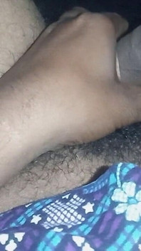 인도 게이 소년 Sissy Boy 야외에서