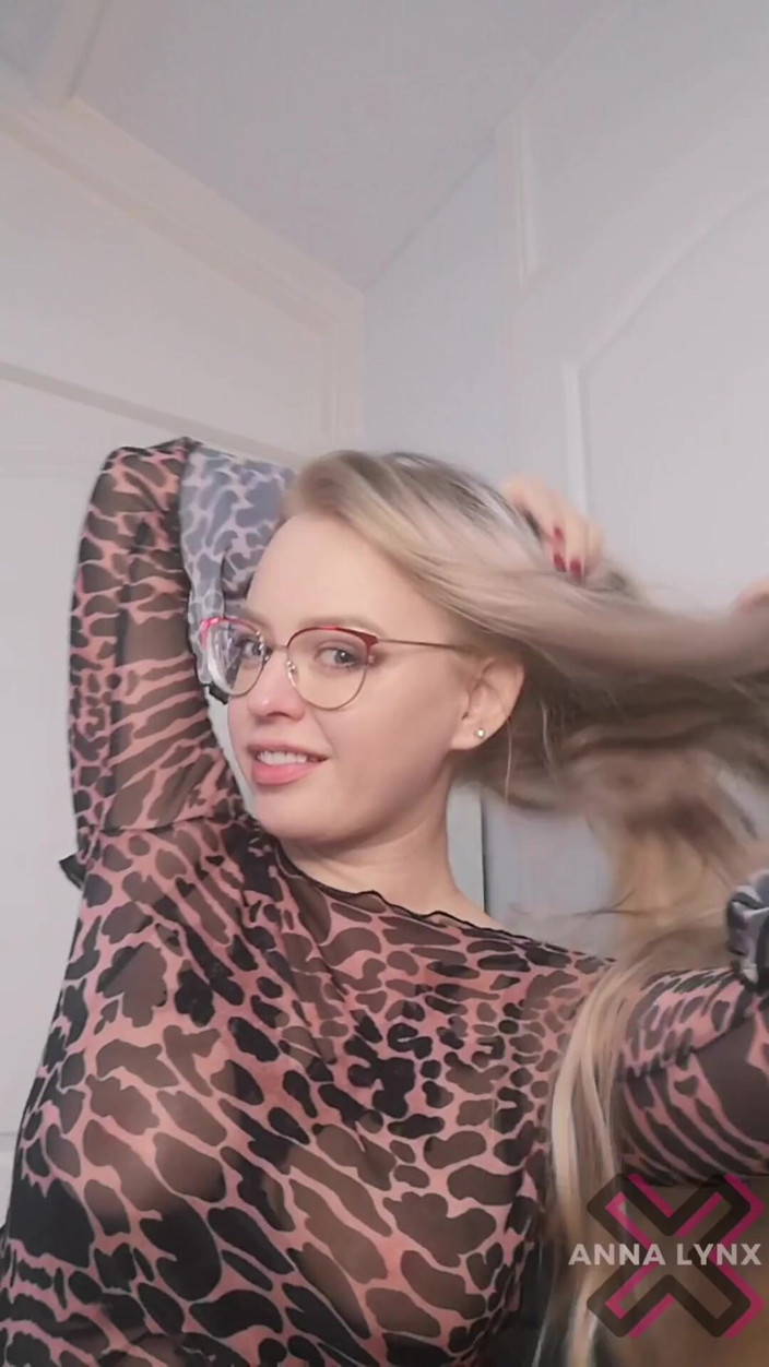 Anna Lynx: Adoración de axila