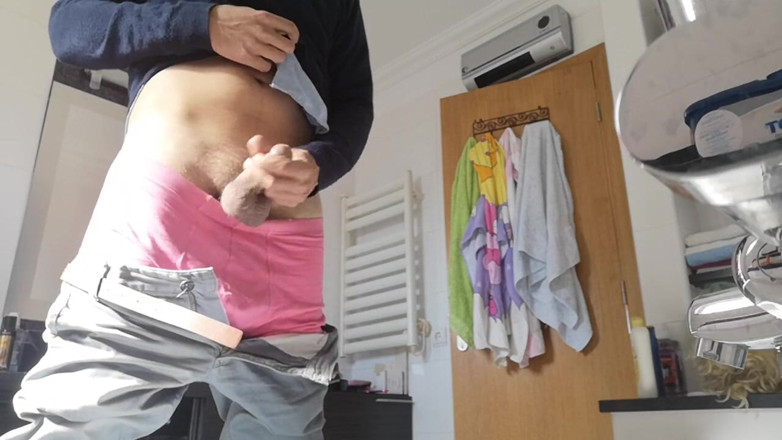 Rafael Torreano: Wanking in My Girlfriends Bathroom