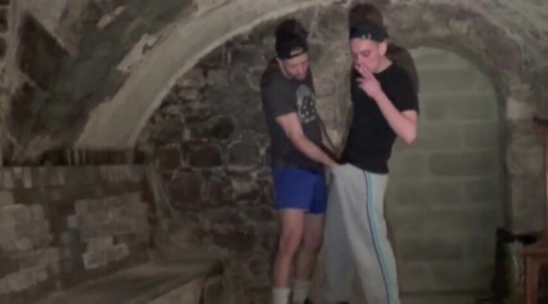 Sneaker gay: Hetero arab při běhání šuká gay sval