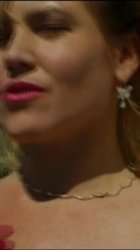 Si jalang dikongkek tetek besar mereka