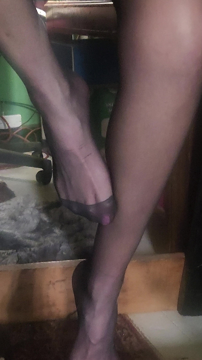 Goode Girl: गुड गर्ल ब्लैक पेंटीहोज पैर पूजा देखने का बिंदु हिलाने के निर्देश