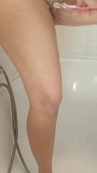 Sexy Wife Shaves Her Pussy Hair.