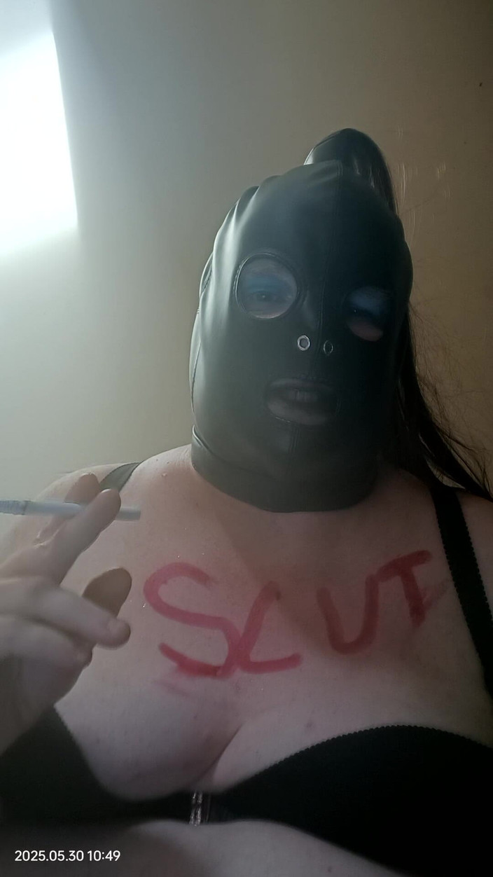 Stephanie-Nicole-TV: Awek montel TV merokok dan bermain dengan dildo