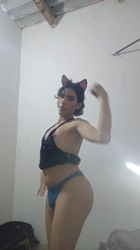 あなたはこのかわいいセクシーなダンスの女の子です