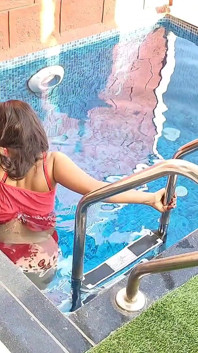 Enjoying Fucking in the Swimming Pool
