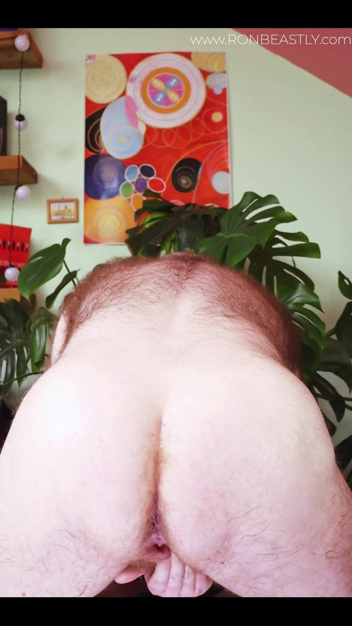 RonBeastlyFTM: Hairy Ftm jeździ dildo krzesła