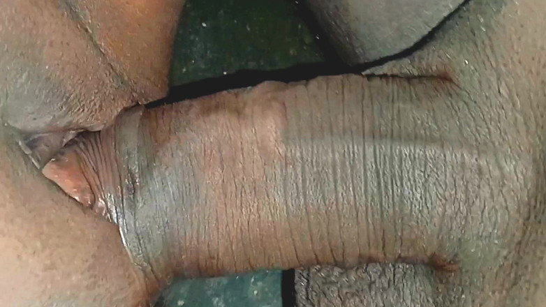 Urmila: 하드코어하게 섹스하는 인도 남편 친구