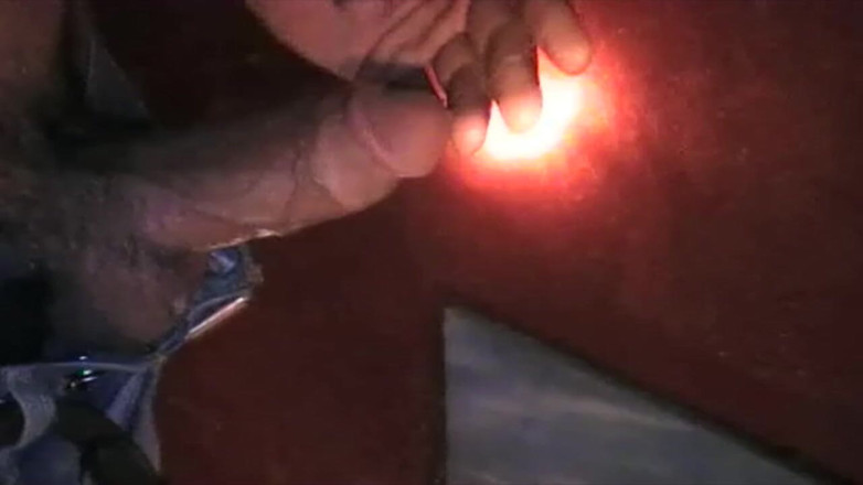 STRAIGHT BOY CURIOUS: Une Arabe hétéro montre sa bite au sperme