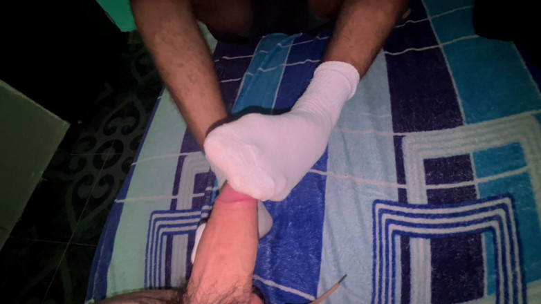Mr Feet Colombia: Bruneta Vergon îi dă vecinei sale șosete albe