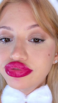 Slow motion rossetto rosso tremante rossetto raso