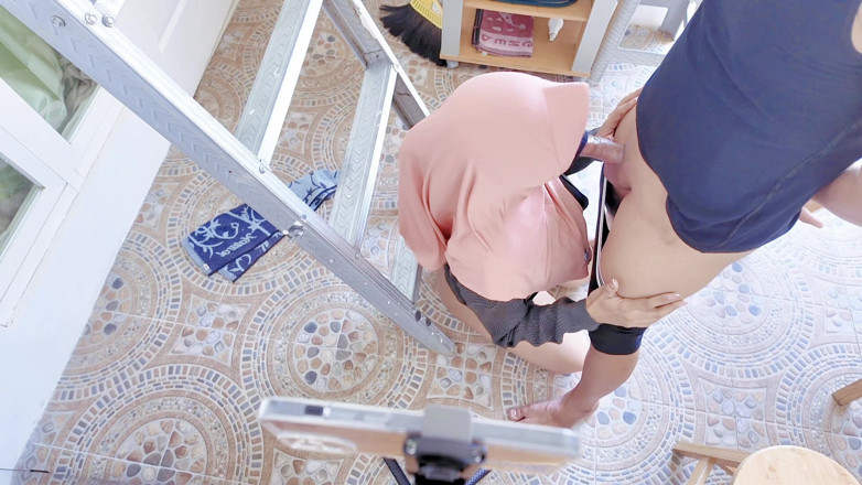 Nadalyne: ドライバーを借りて隣人の夫をいたずらする