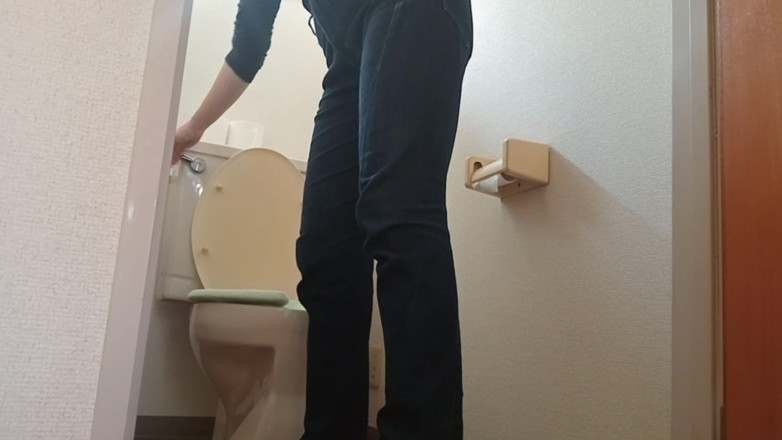 Mayumi Kanzaki: Vidéo Des Toilettes À La Maison D’une Femme Mariée