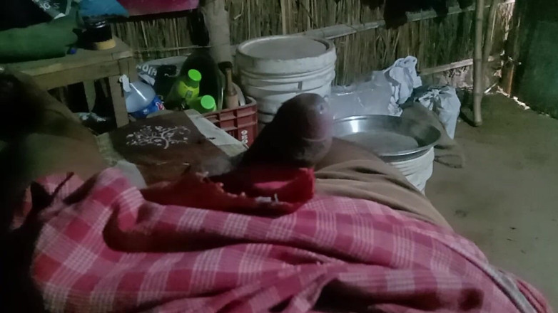 Tuloo_Ki_sali: Správný způsob pěsti a ejakulace indických chlapců