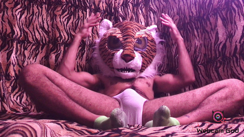 Arthur Eden aka Webcam God: 老虎阴茎 （第2集） （4 k）