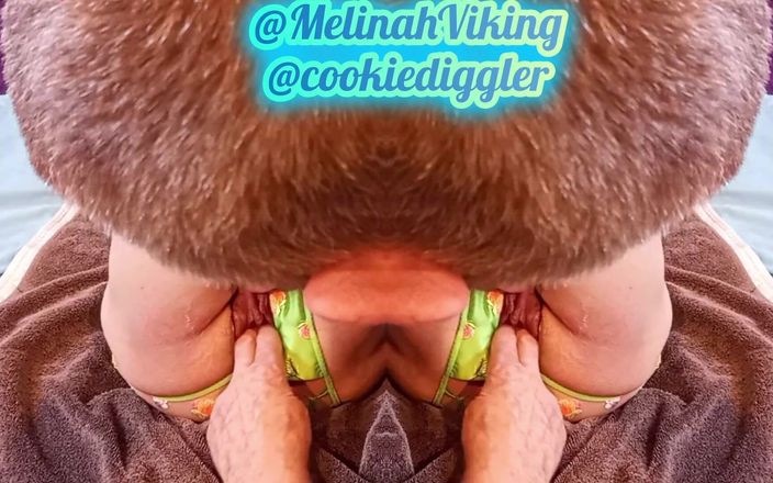 Melinah Viking: Côte à côte