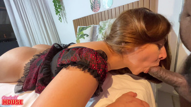 CuckoldHouse: 天然红发女郎用男朋友朋友的黑色鸡巴爆裂她的屁股褶皱