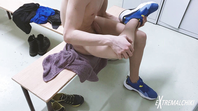 Redbearboy: College-umkleidekabine