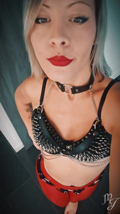 DeesseJulia: Dungeon Amenagement - Maitresse Julia nos bastidores