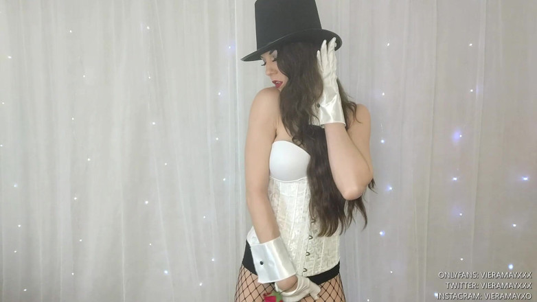 VieraMayXXX: Zatanna la mago da striptease
